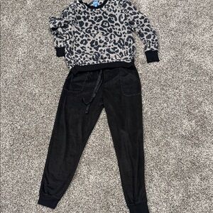 Simply Vera Leopard Print Lounge Set